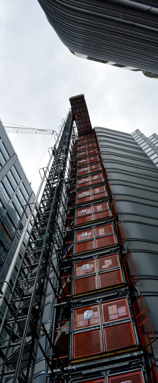 C11979 - The Corniche - three structures with hoist.JPG