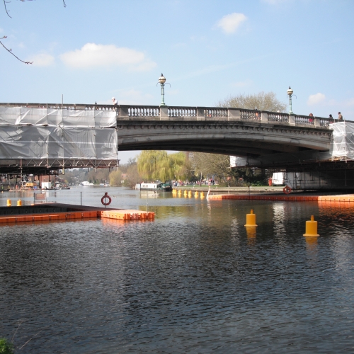 Carbon fibre wrap works to Reading Bridge