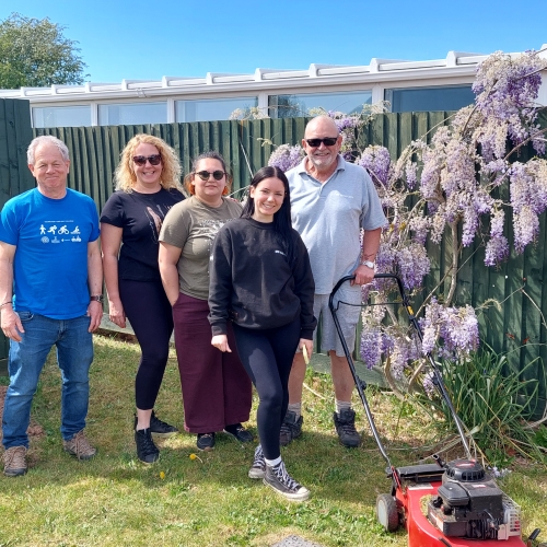VolkerLaser colleagues volunteering at RSPCA