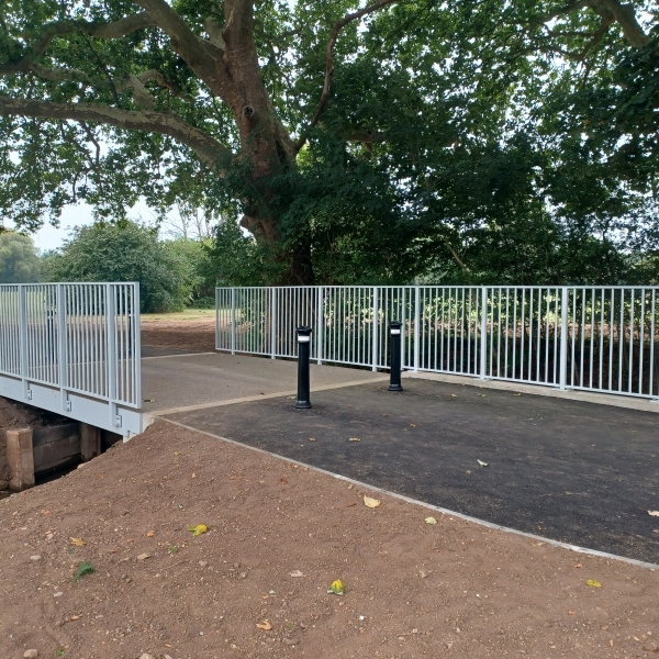 New footbridge at Kings Meadow Park, Reading