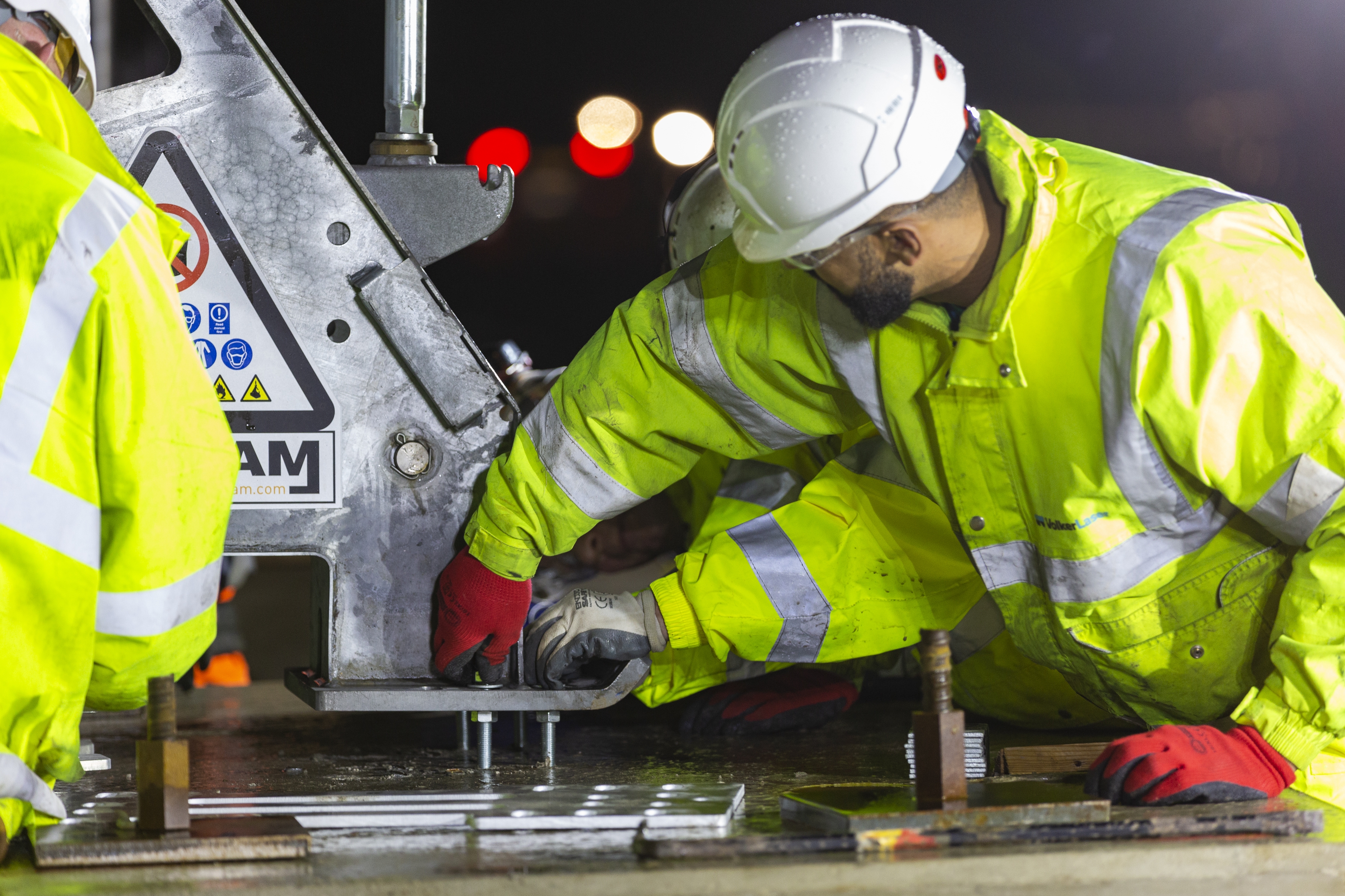 Fast Beam installation on the M1